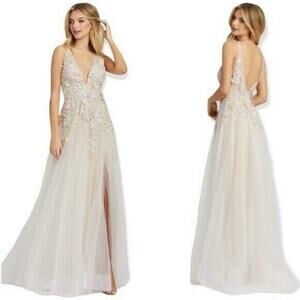 MAC DUGGAL Embellished Floral
Sleeveless Deep V-Neck A-Line Gown in Pastel 12312